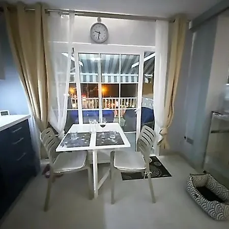 Spacious Apartment First Ocean Line Apartament