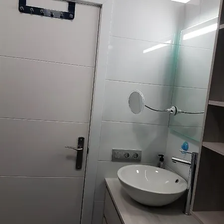 Spacious Apartment First Ocean Line *